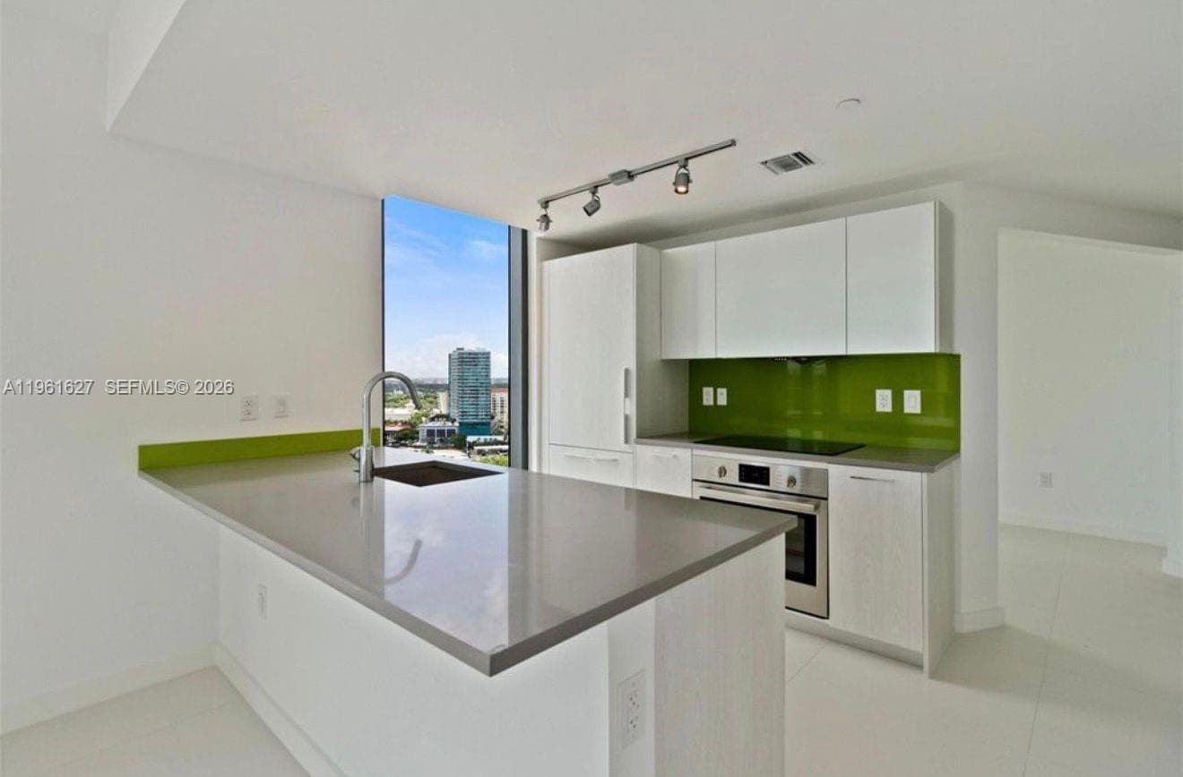 501 NE 31st St # 1808, Miami FL 33137 — 14