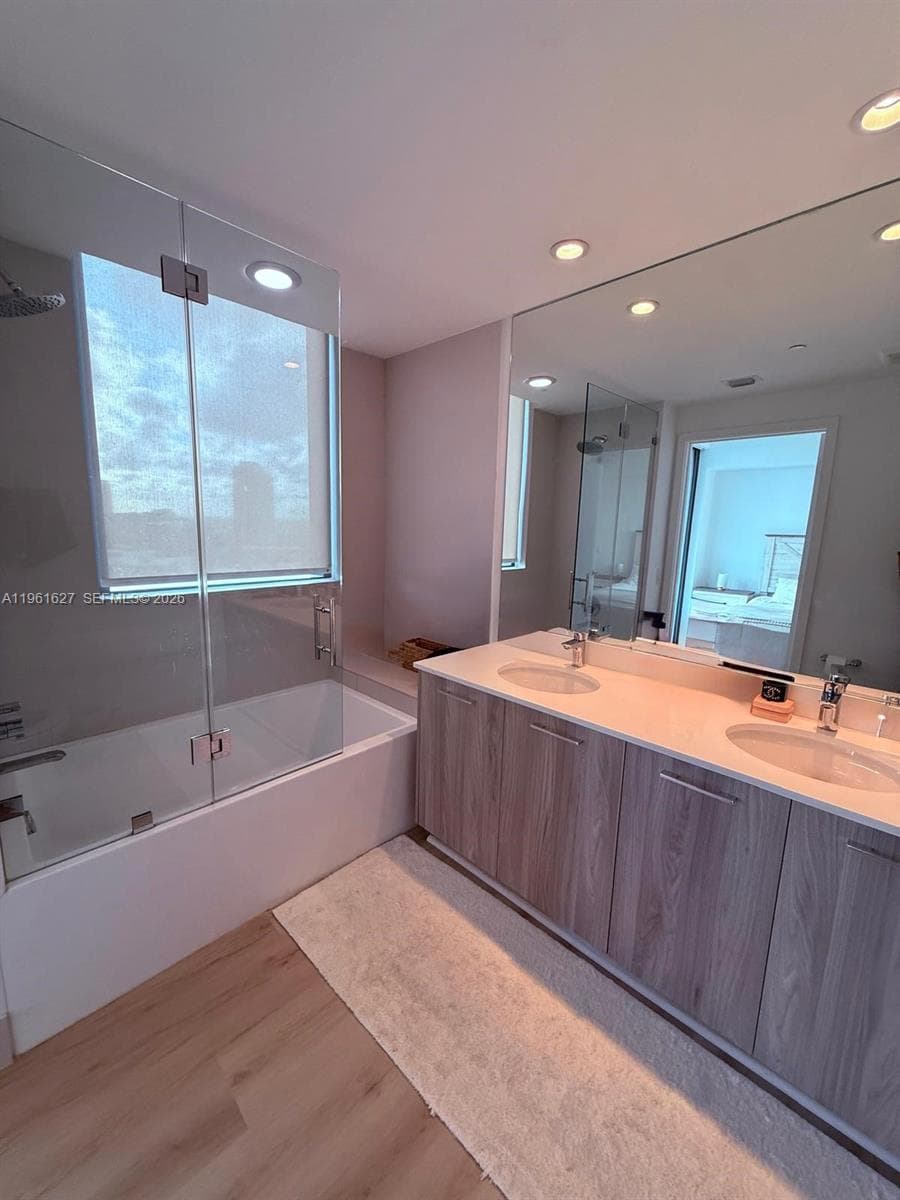 501 NE 31st St # 1808, Miami FL 33137 — 25