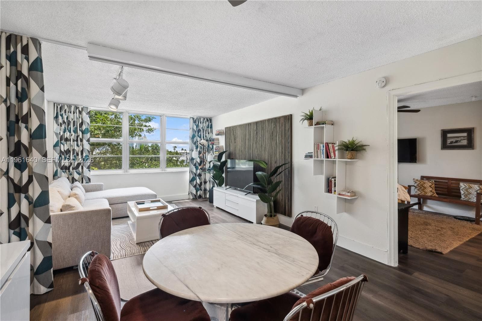 1020 Meridian Ave # 403, Miami Beach FL 33139 — 2