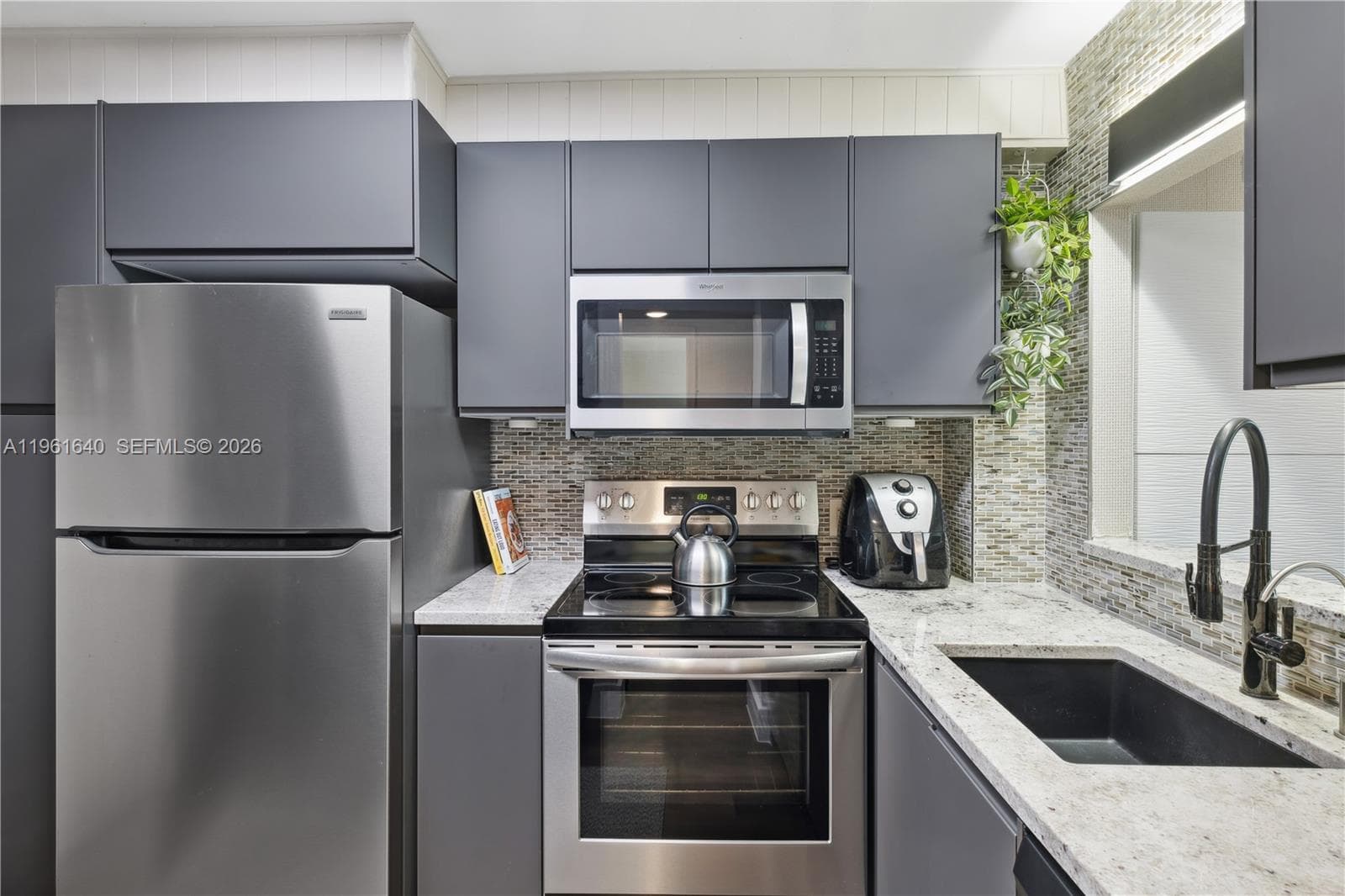 1020 Meridian Ave # 403, Miami Beach FL 33139 — 11