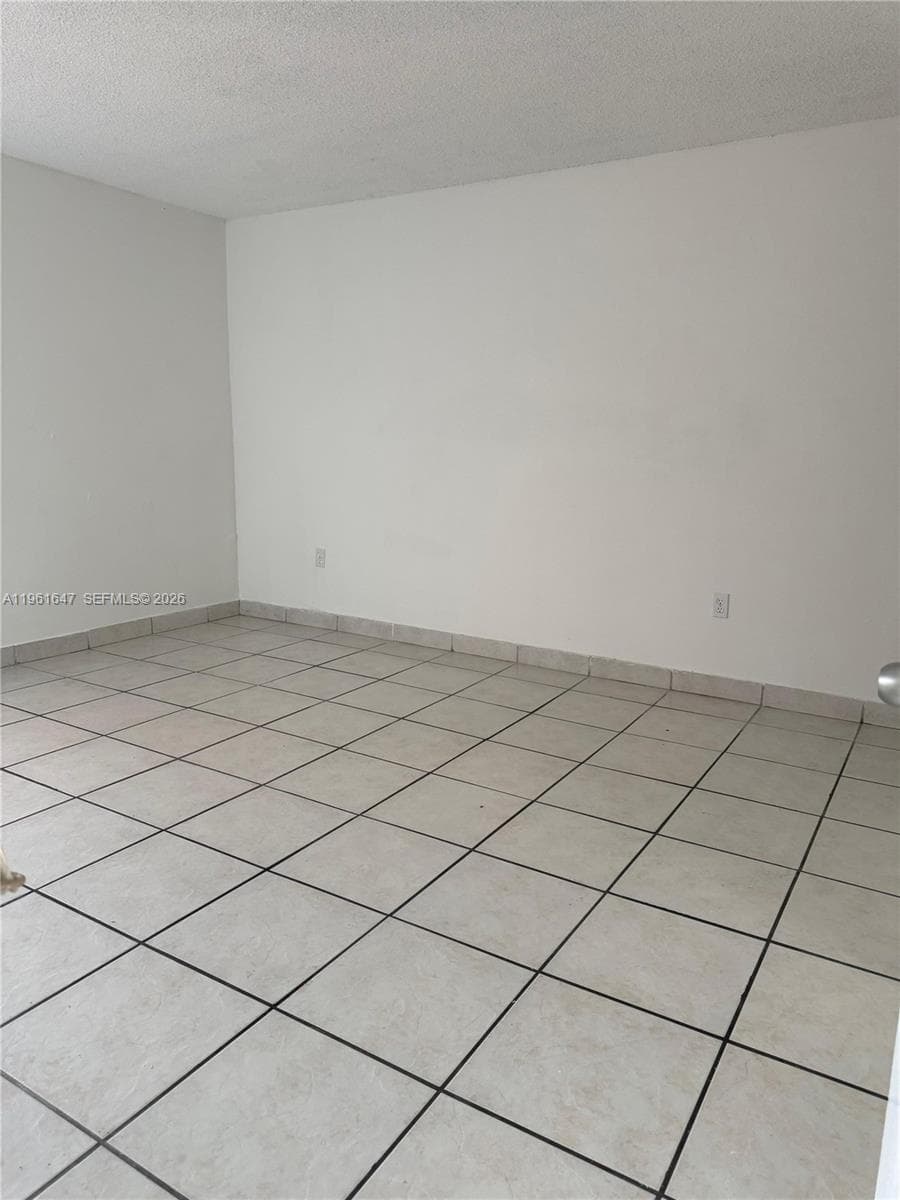 4805 NW 7th St # 15, Miami FL 33126 — 7