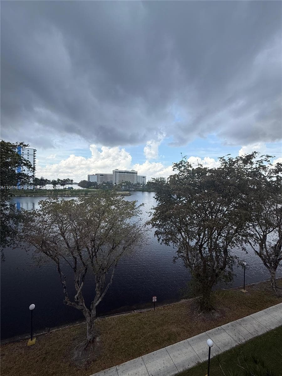 4805 NW 7th St # 15, Miami FL 33126 — 14