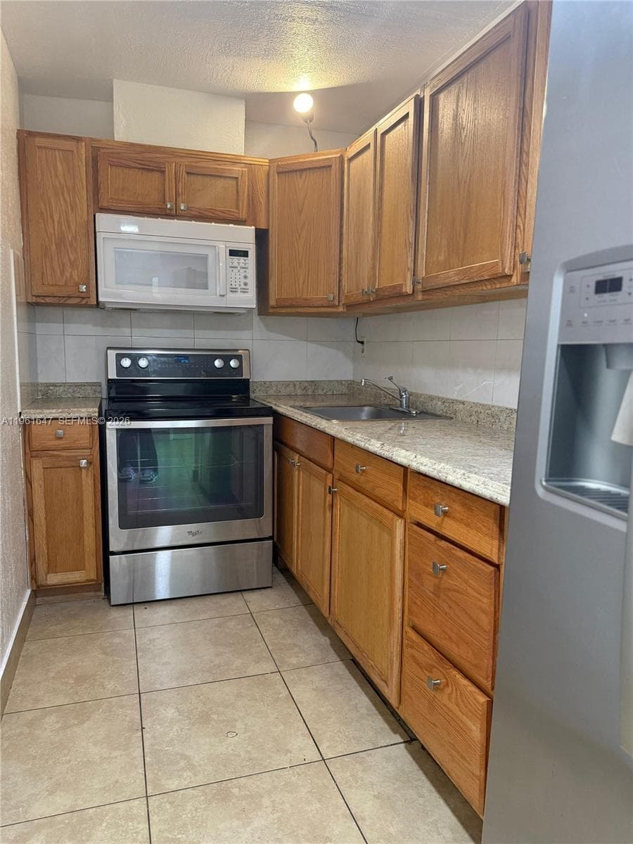 4805 NW 7th St # 15, Miami FL 33126 — 4