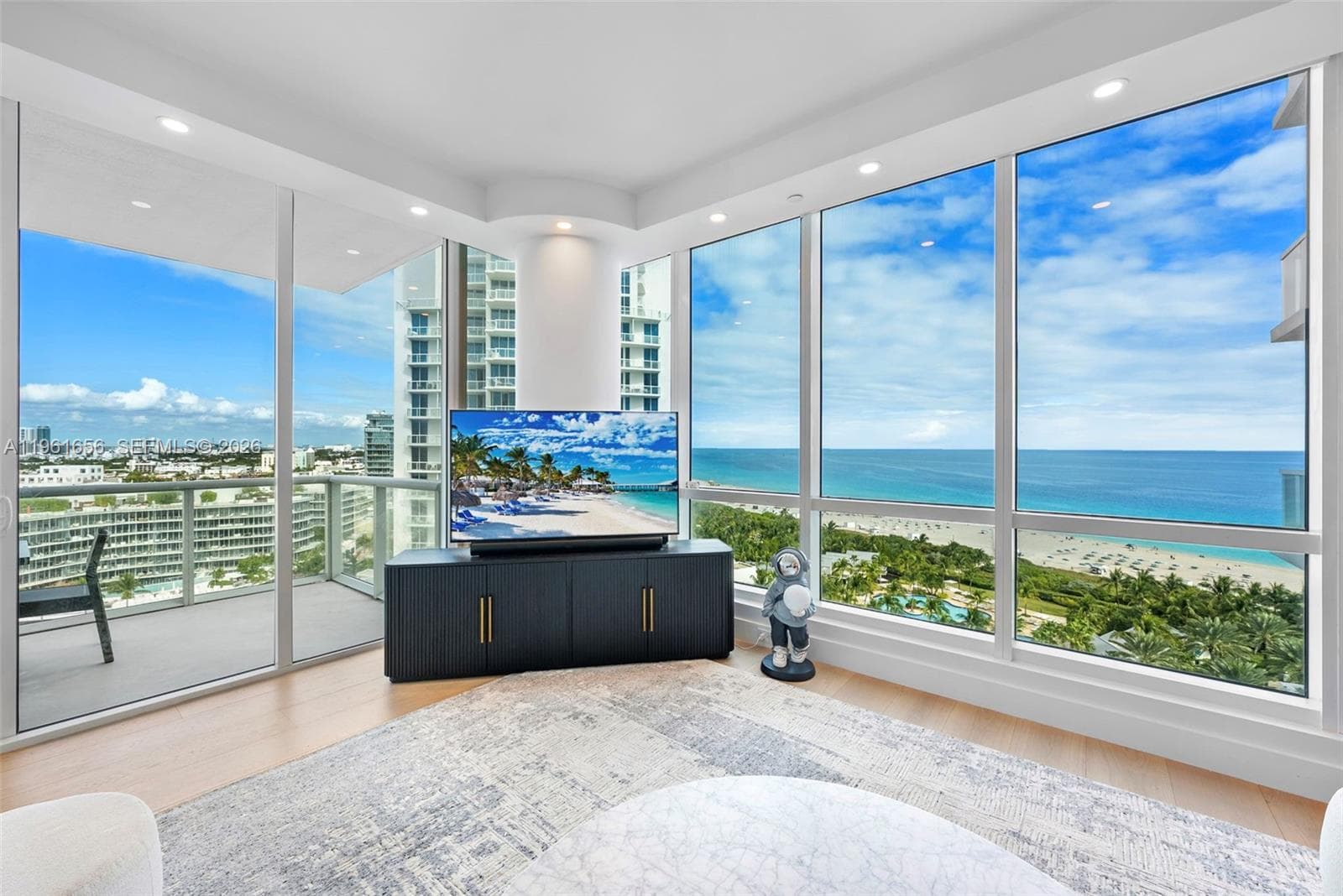 100 S Pointe Dr, Miami Beach FL 33139 — 6