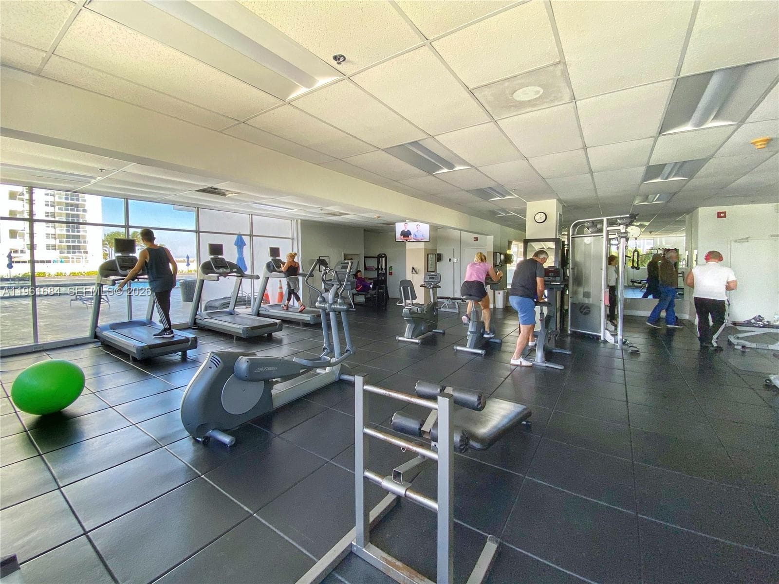 5601 Collins Ave # 1423, Miami Beach FL 33140 — 12