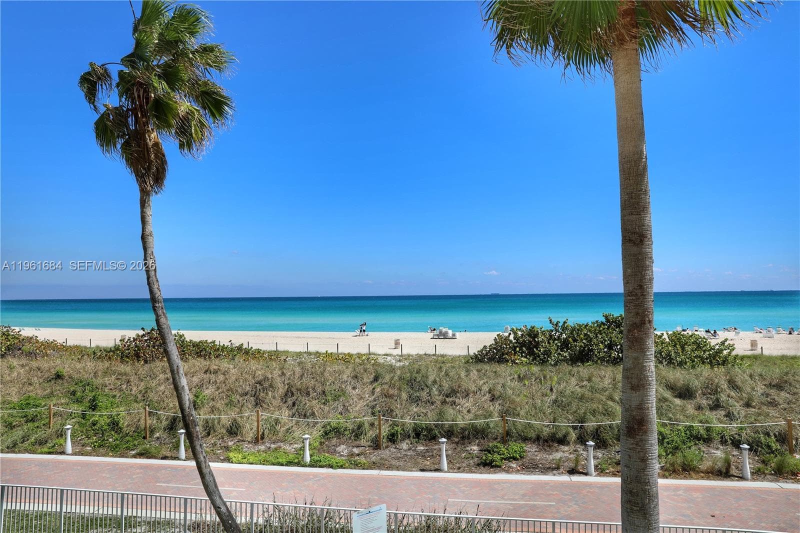 5601 Collins Ave # 1423, Miami Beach FL 33140 — 1