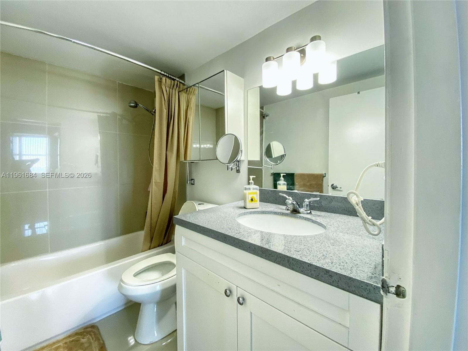 5601 Collins Ave # 1423, Miami Beach FL 33140 — 9