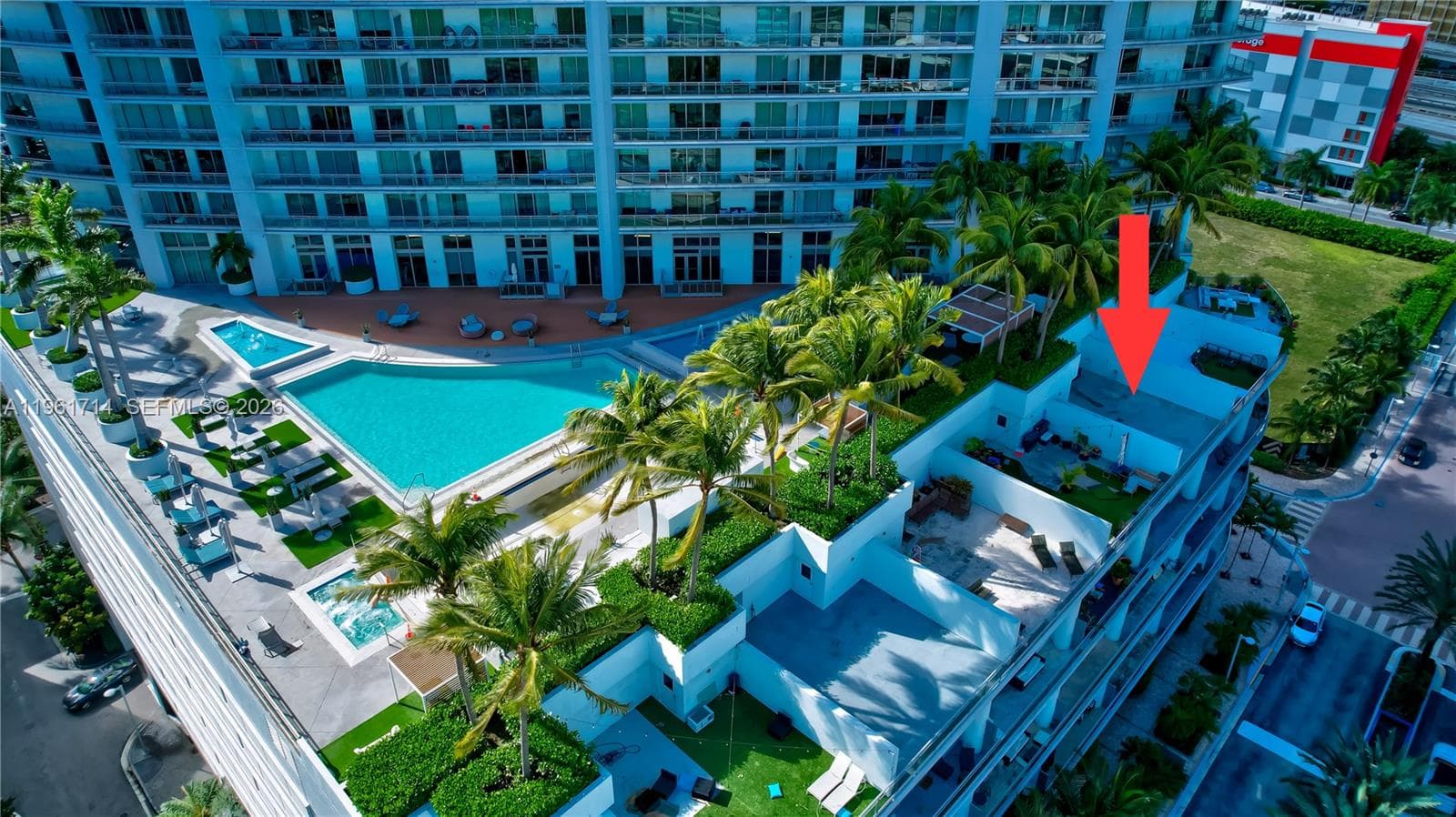 90 SW 3rd St, Miami FL 33130 — 32