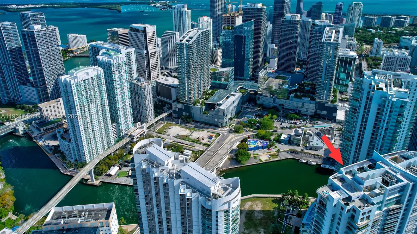 90 SW 3rd St, Miami FL 33130 — 33