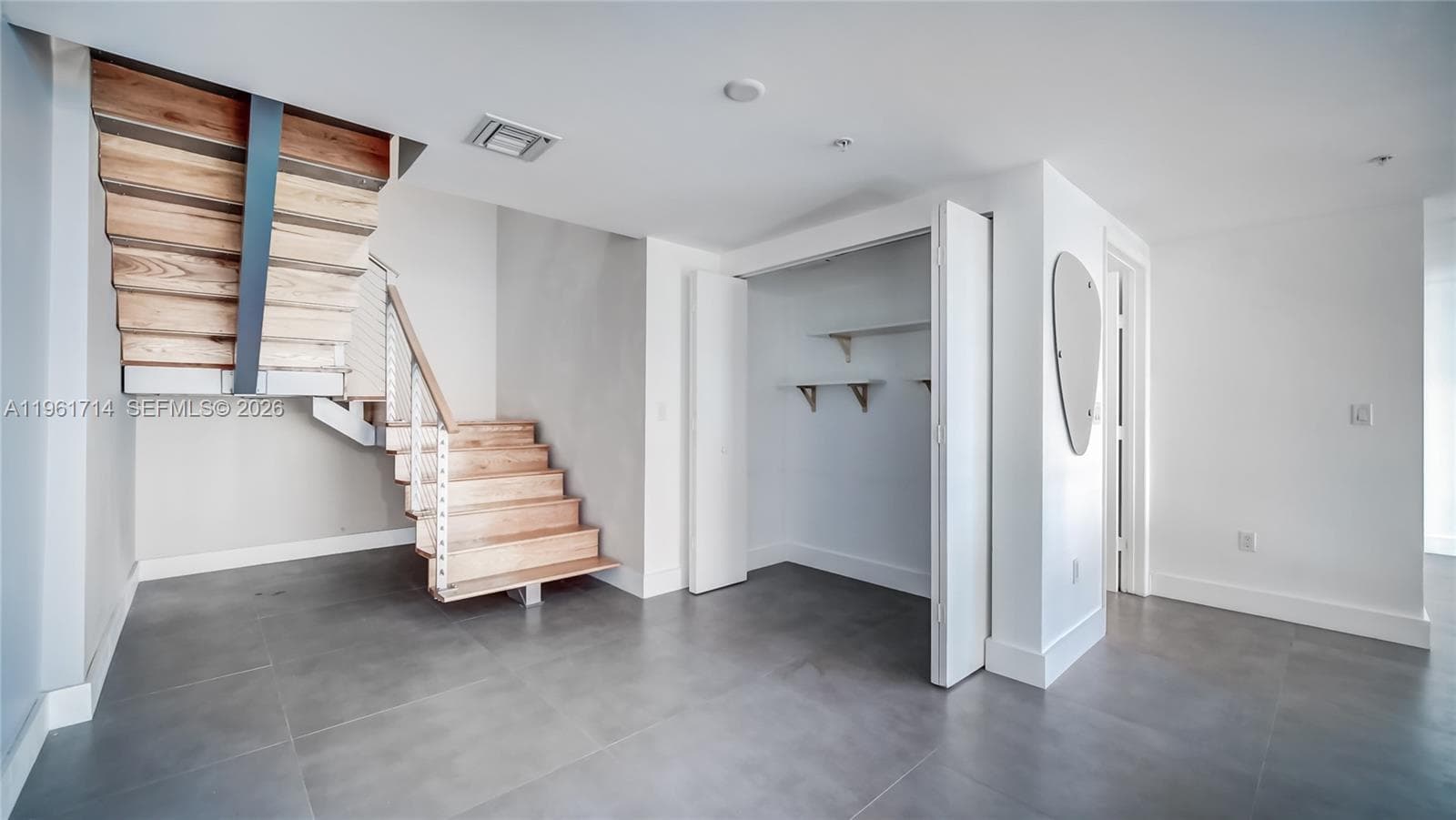 90 SW 3rd St, Miami FL 33130 — 25