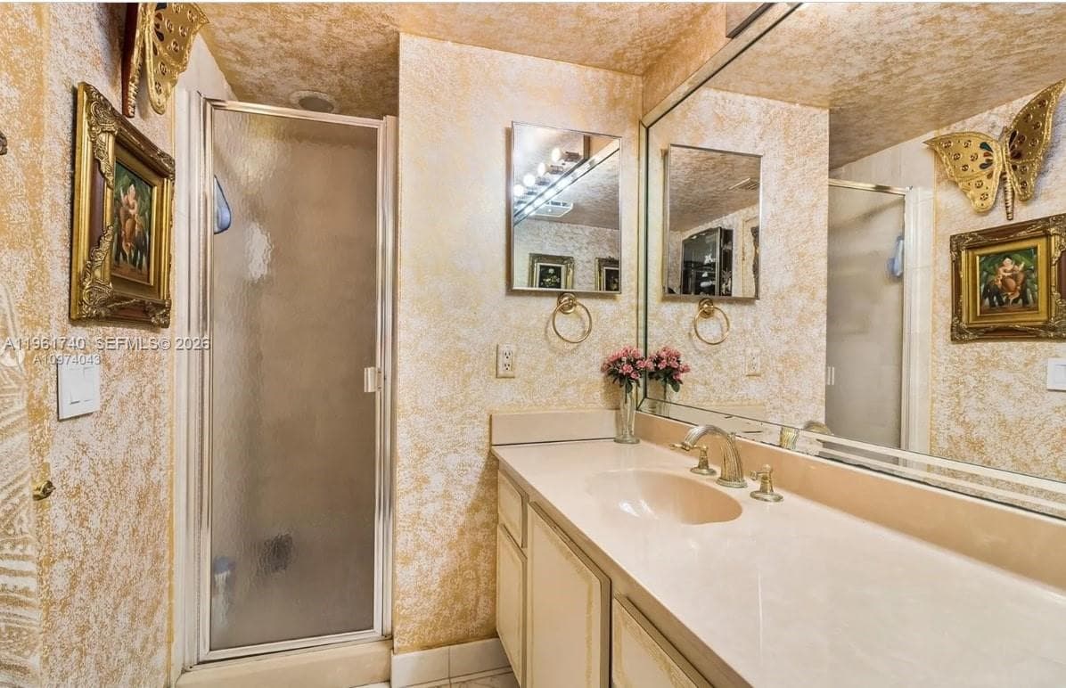 1717 N Bayshore Dr. # 3451, Miami FL 33132 — 20