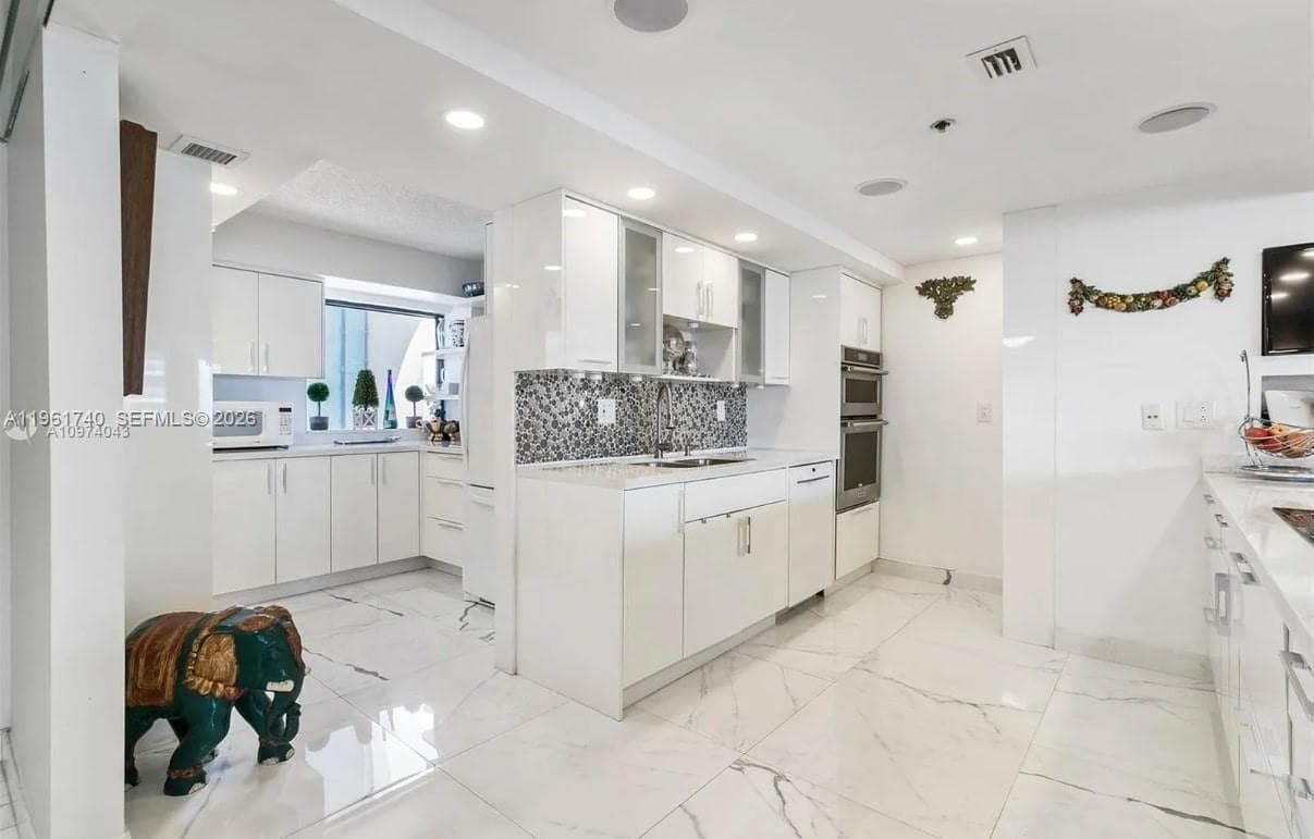 1717 N Bayshore Dr. # 3451, Miami FL 33132 — 14