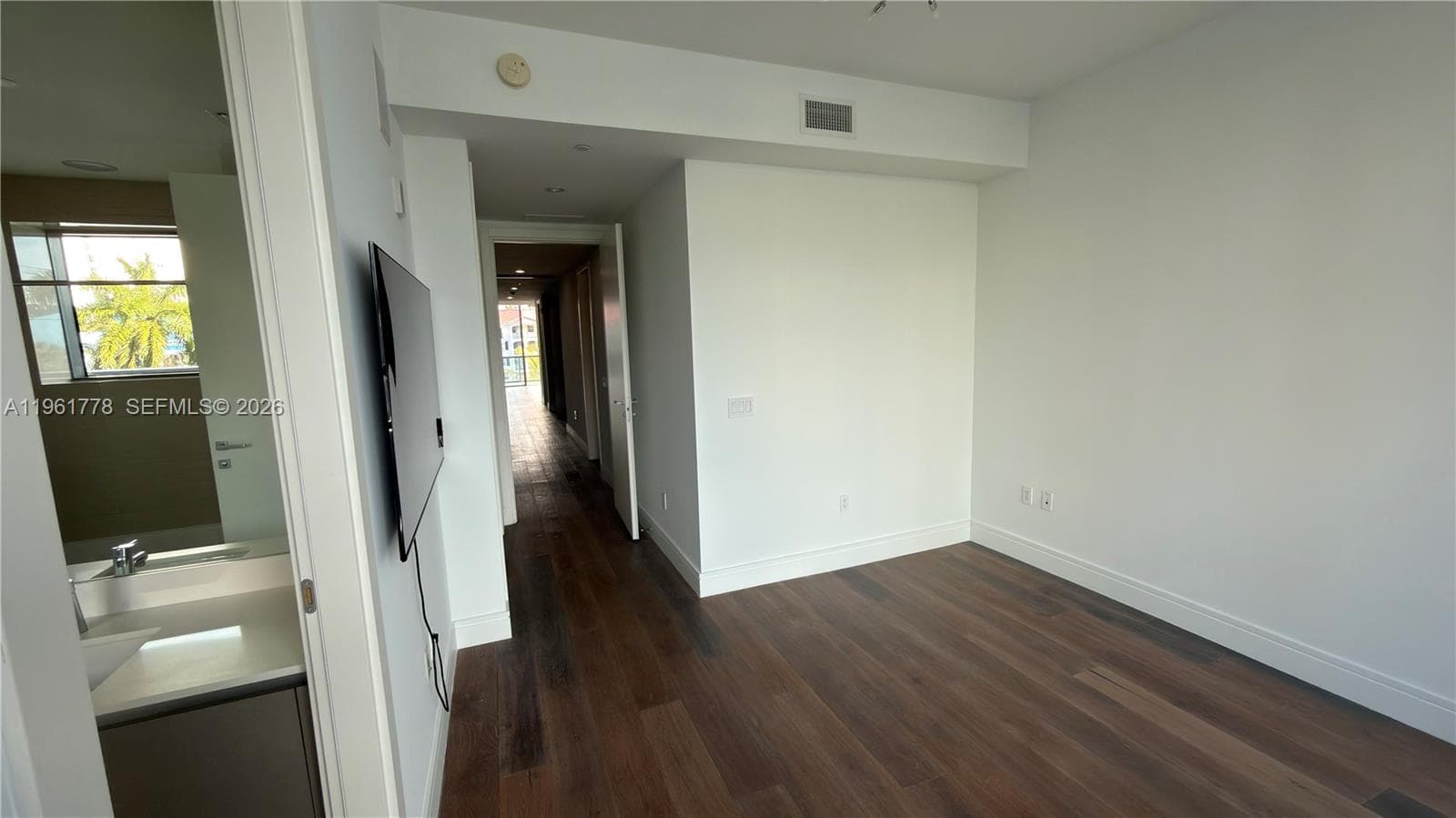3250 NE 188th St # 204, Aventura FL 33180 — 17