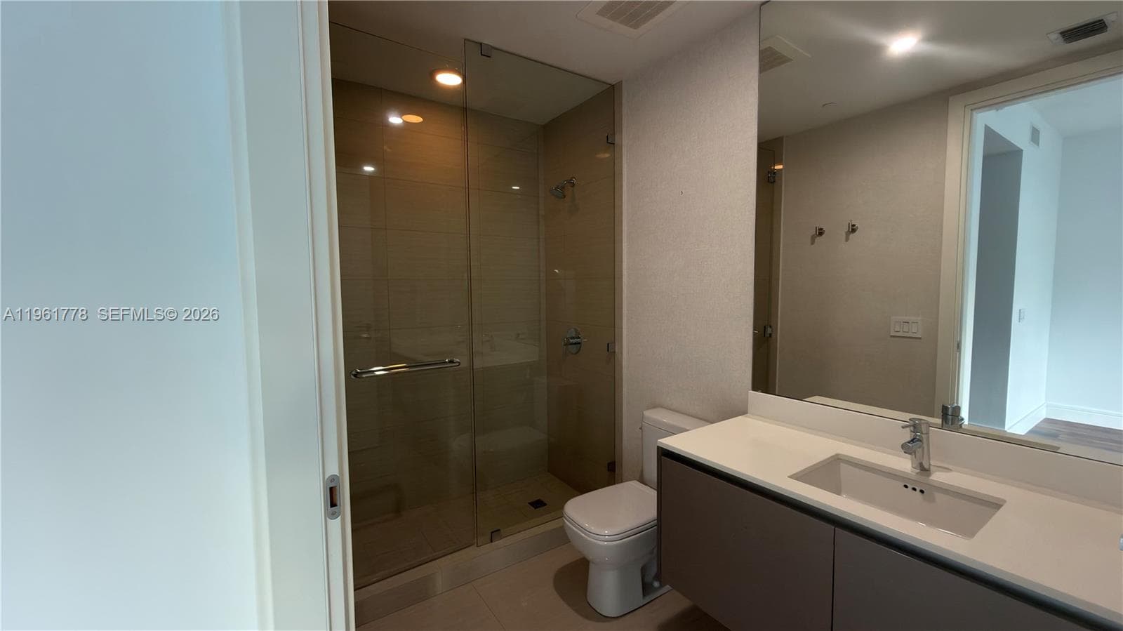 3250 NE 188th St # 204, Aventura FL 33180 — 12