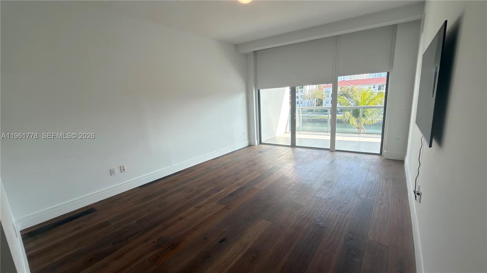 3250 NE 188th St # 204, Aventura FL 33180 — 26