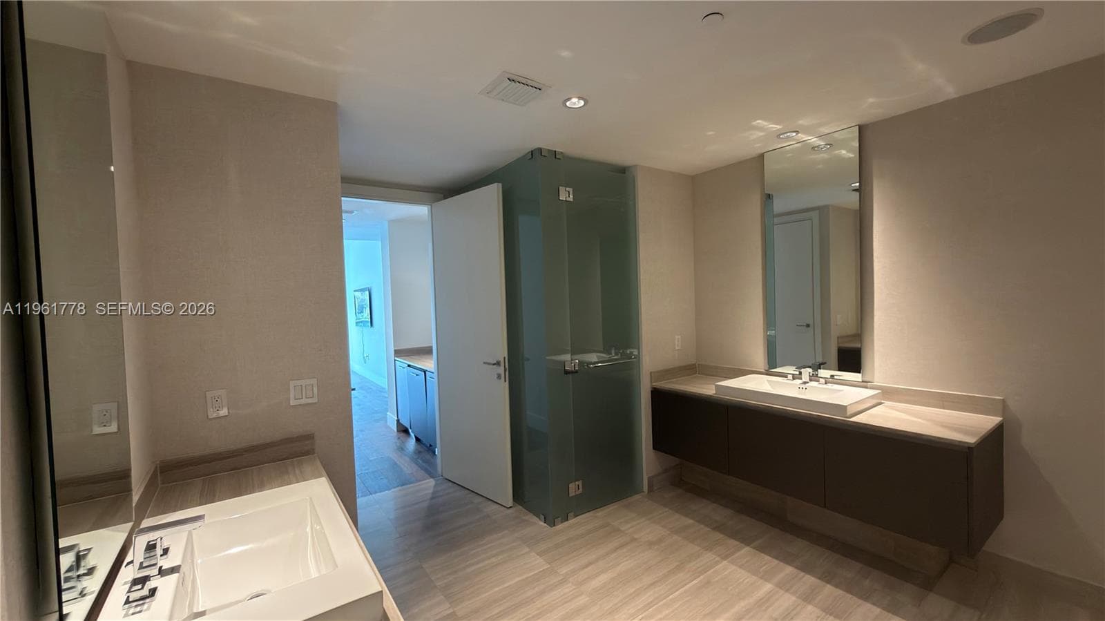 3250 NE 188th St # 204, Aventura FL 33180 — 22