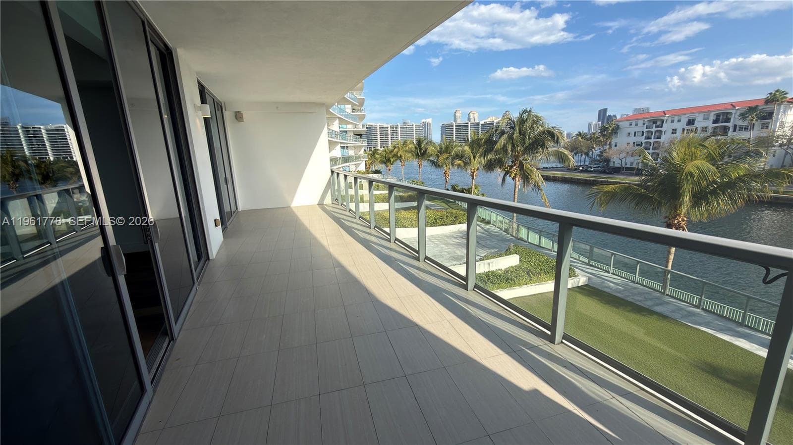 3250 NE 188th St # 204, Aventura FL 33180 — 3