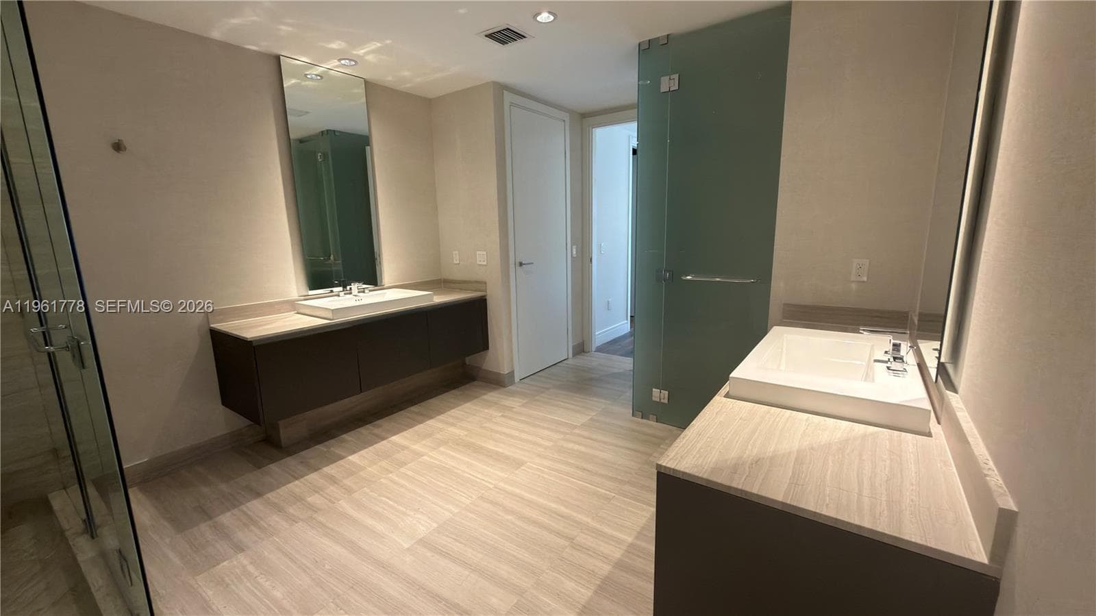 3250 NE 188th St # 204, Aventura FL 33180 — 30
