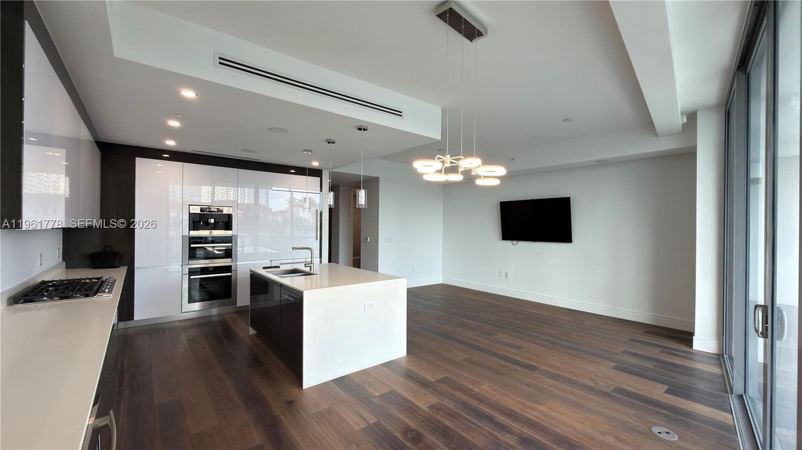 3250 NE 188th St # 204, Aventura FL 33180 — 10