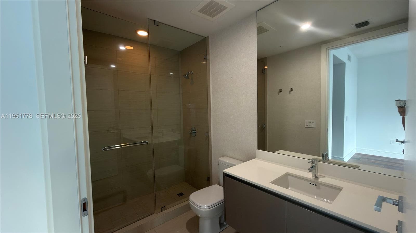 3250 NE 188th St # 204, Aventura FL 33180 — 14