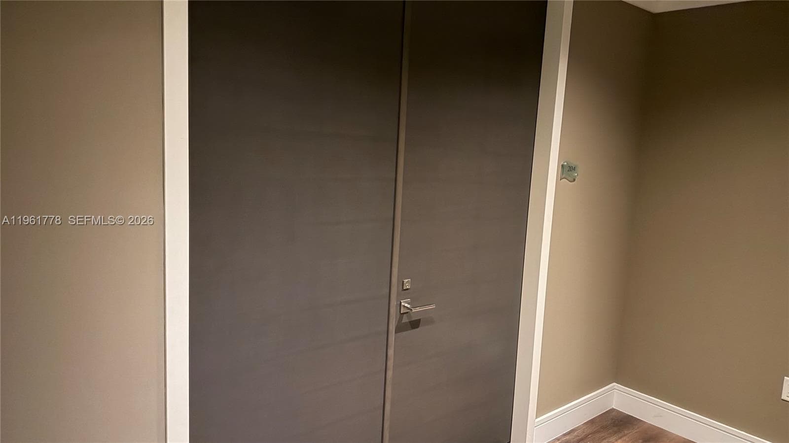 3250 NE 188th St # 204, Aventura FL 33180 — 45