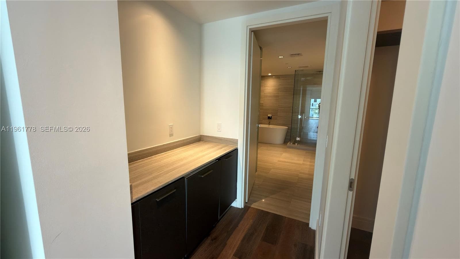 3250 NE 188th St # 204, Aventura FL 33180 — 37