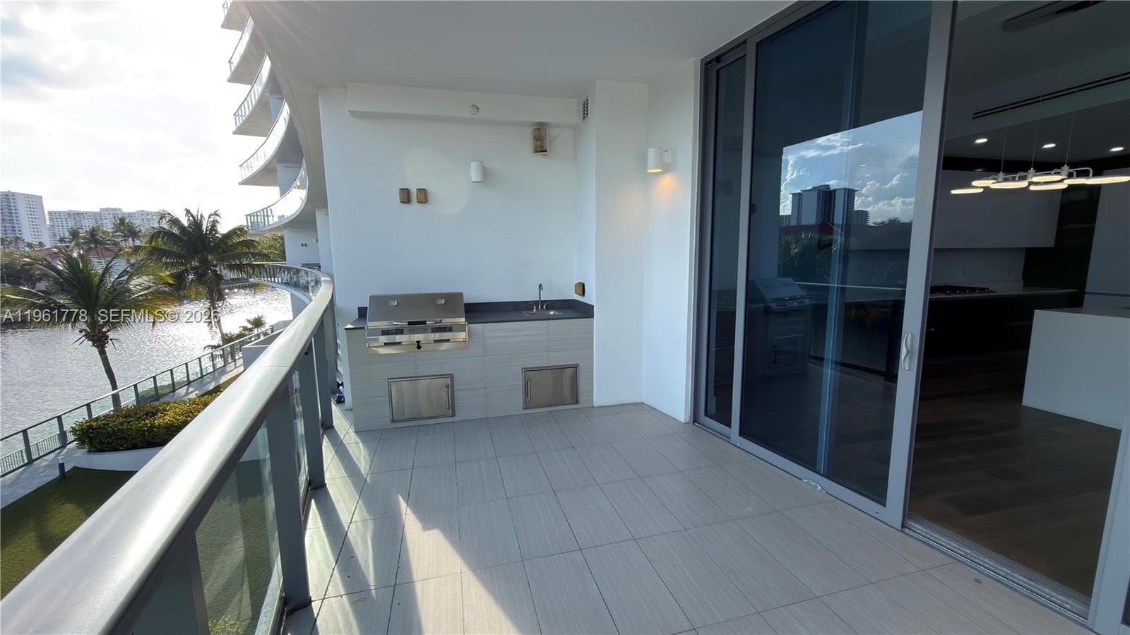 3250 NE 188th St # 204, Aventura FL 33180 — 39