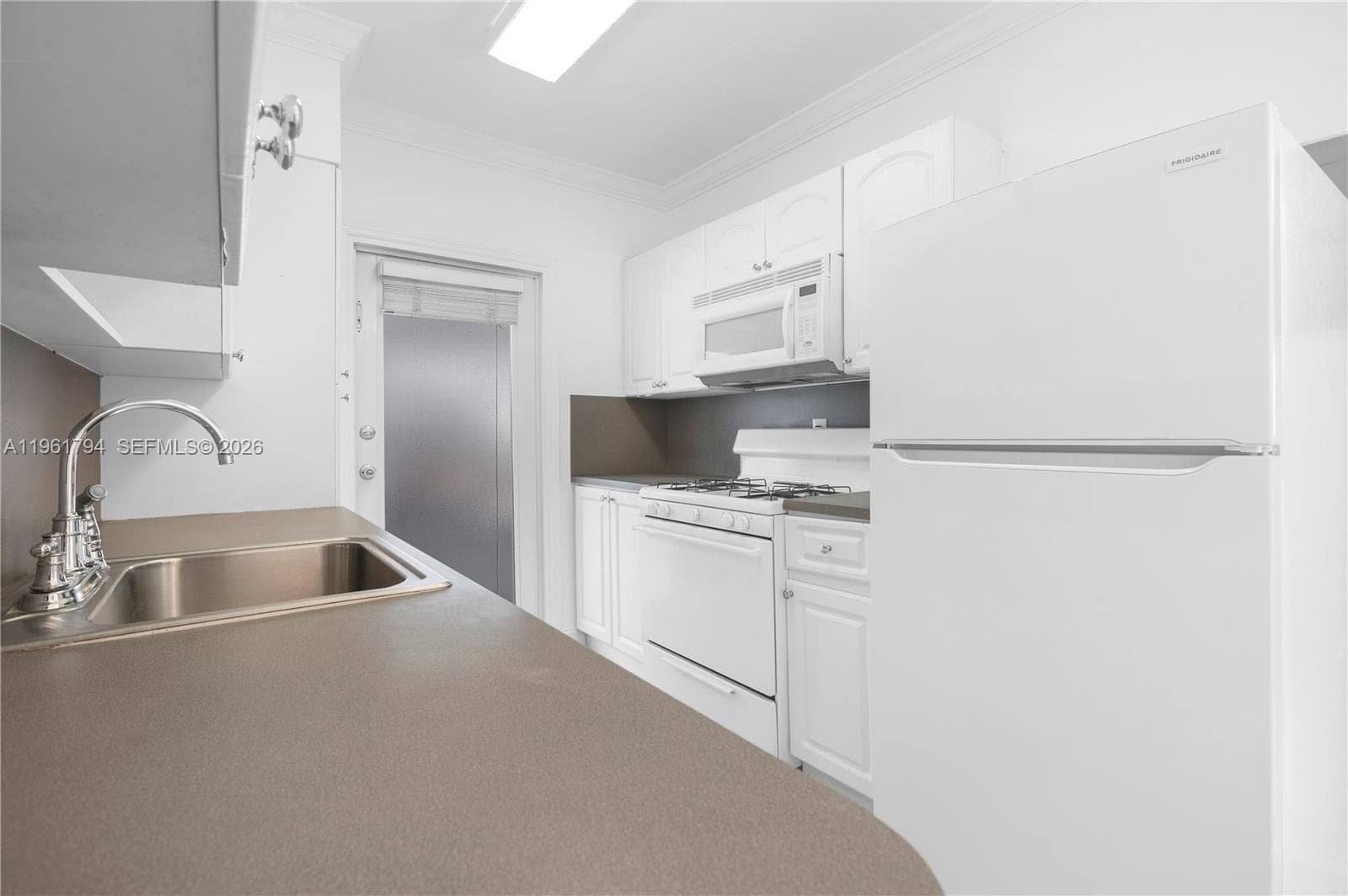 315 69th St # 112, Miami Beach FL 33141 — 11