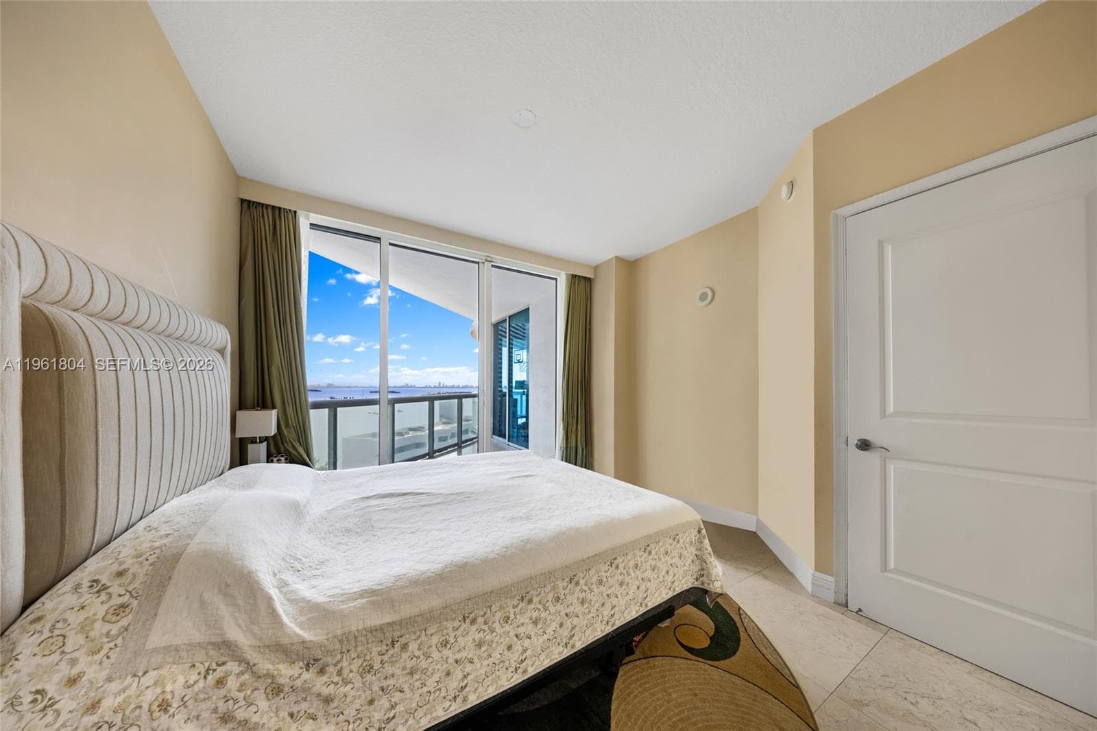 480 NE 30th St # 1402, Miami FL 33137 — 16