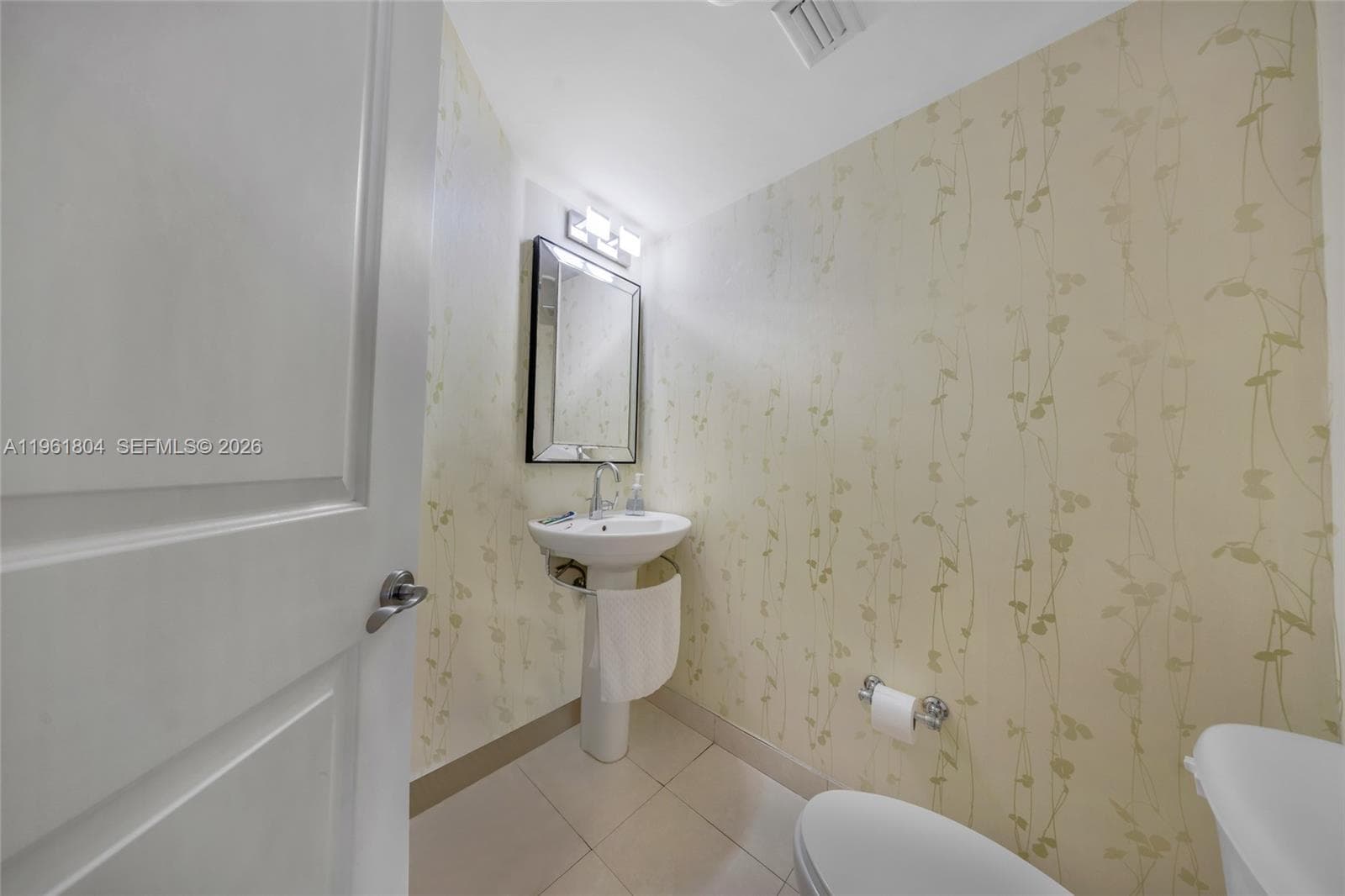 480 NE 30th St # 1402, Miami FL 33137 — 20