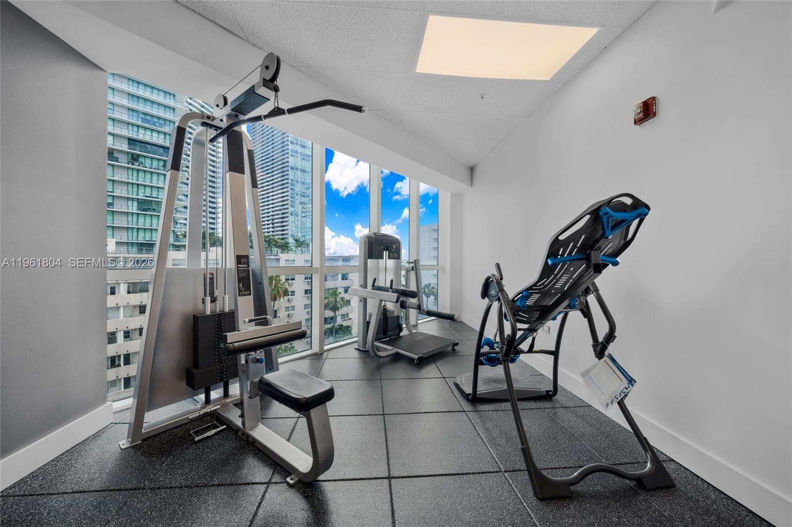 480 NE 30th St # 1402, Miami FL 33137 — 24