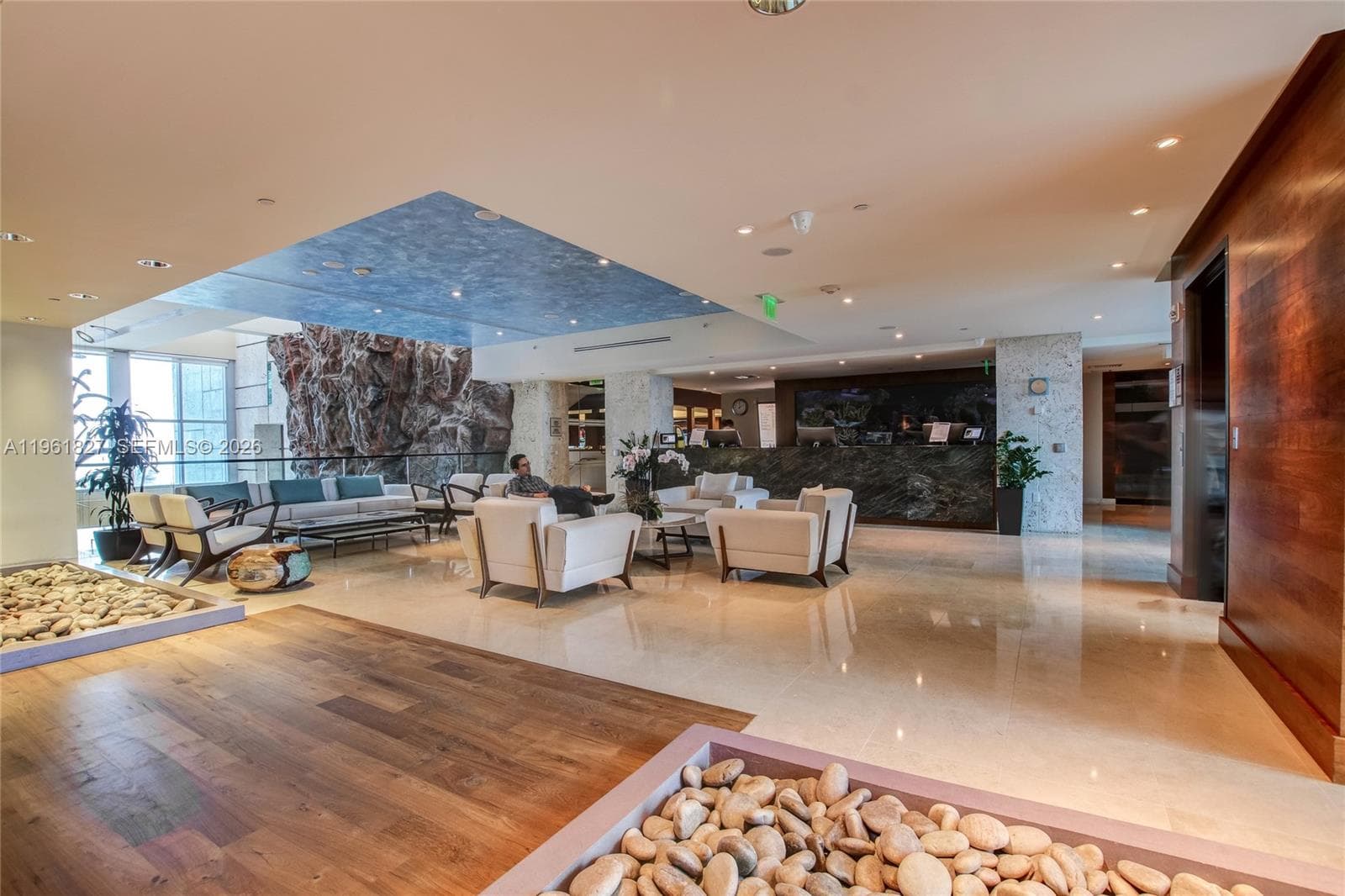 6801 Collins Ave, Miami Beach FL 33141 — 29