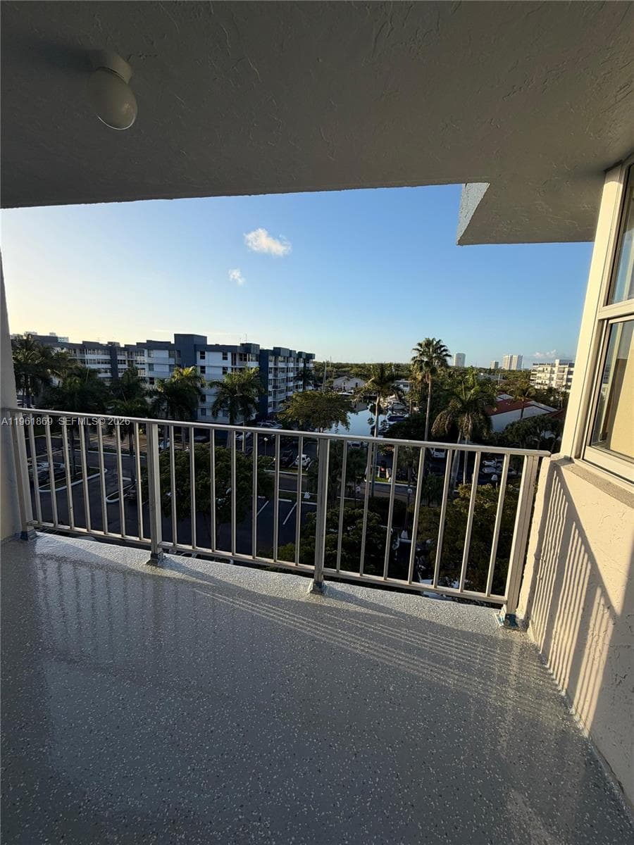 16546 NE 26th Ave # 6H, North Miami Beach FL 33160 — 9
