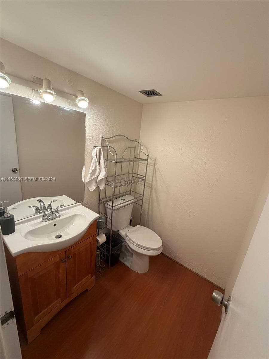 16546 NE 26th Ave # 6H, North Miami Beach FL 33160 — 21