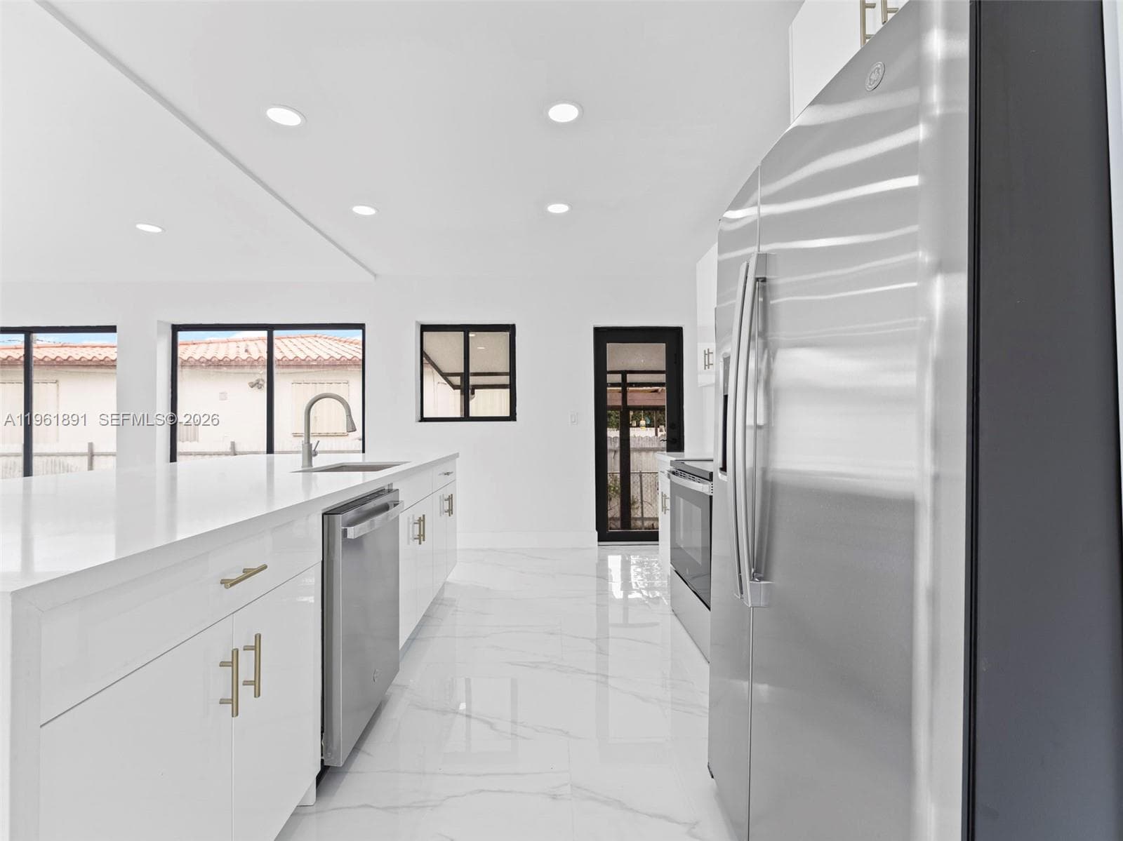 2500 SW 23rd Ter, Miami FL 33145 — 6