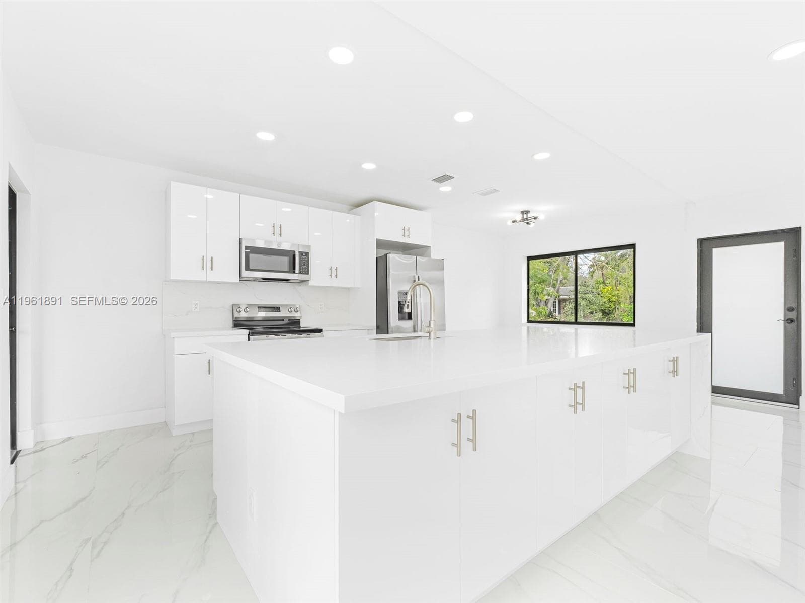 2500 SW 23rd Ter, Miami FL 33145 — 13
