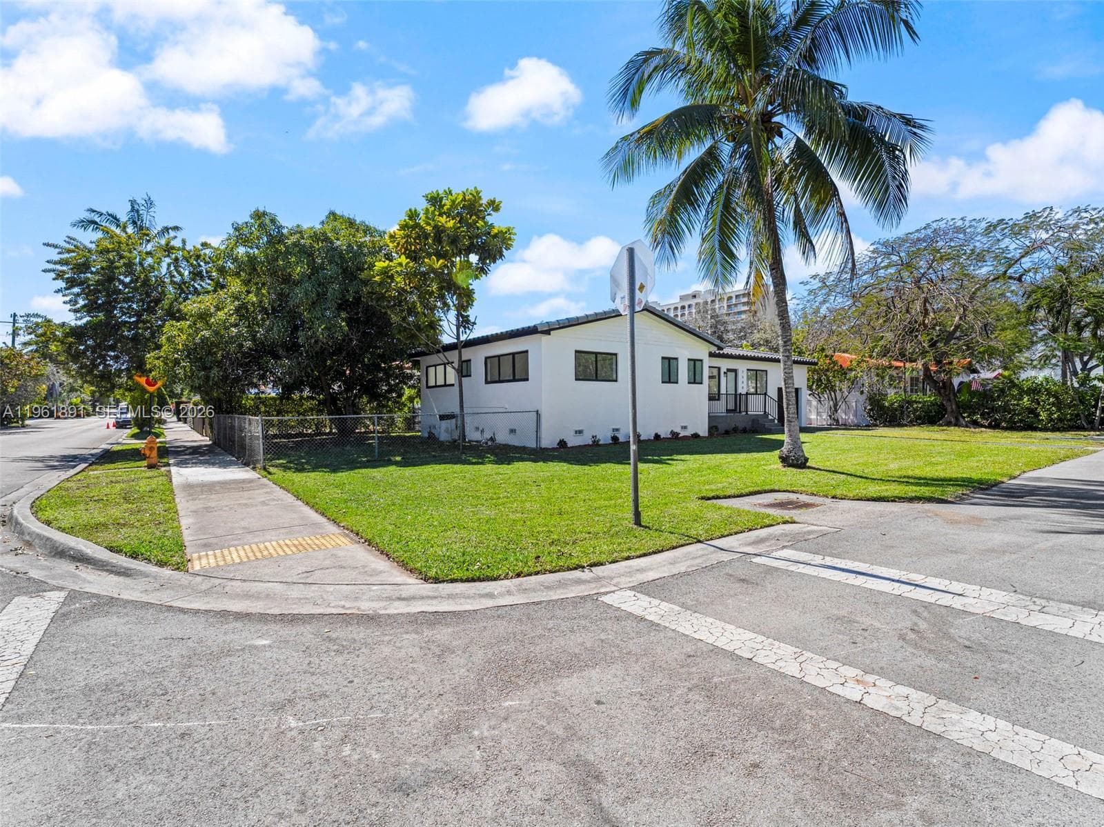 2500 SW 23rd Ter, Miami FL 33145 — 3