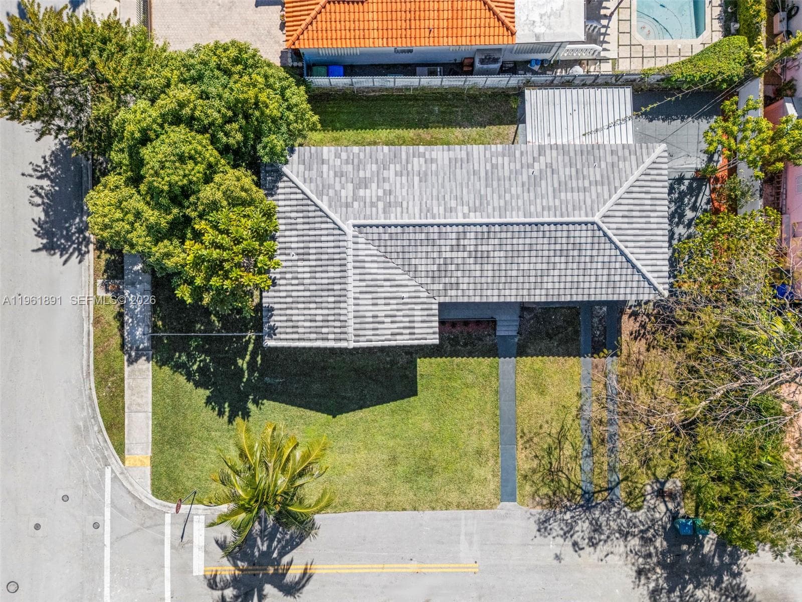 2500 SW 23rd Ter, Miami FL 33145 — 32