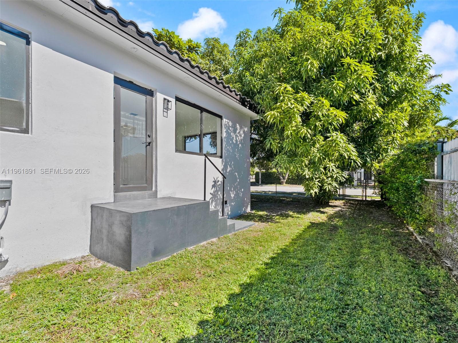 2500 SW 23rd Ter, Miami FL 33145 — 28