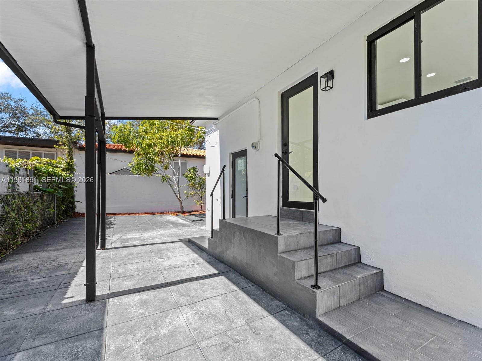2500 SW 23rd Ter, Miami FL 33145 — 31