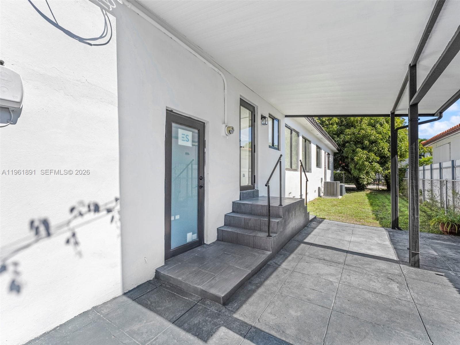 2500 SW 23rd Ter, Miami FL 33145 — 29