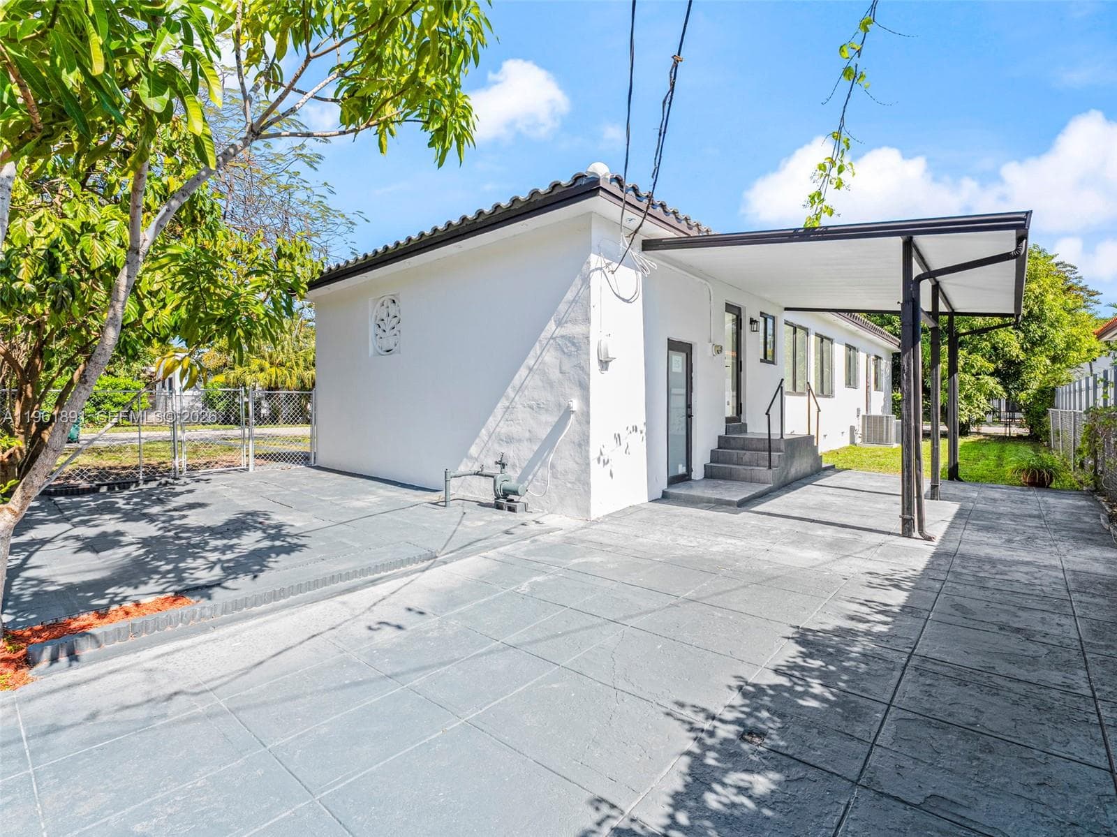 2500 SW 23rd Ter, Miami FL 33145 — 25