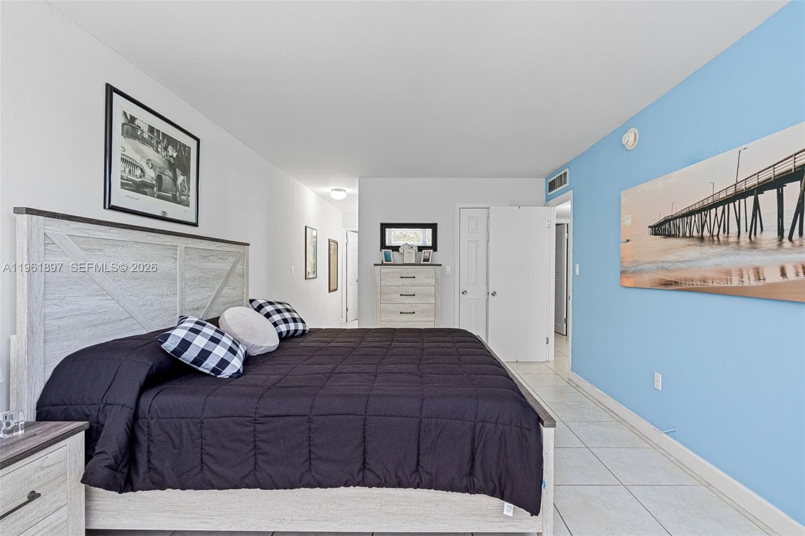 2016 Bay Dr # 203, Miami Beach FL 33141 — 24