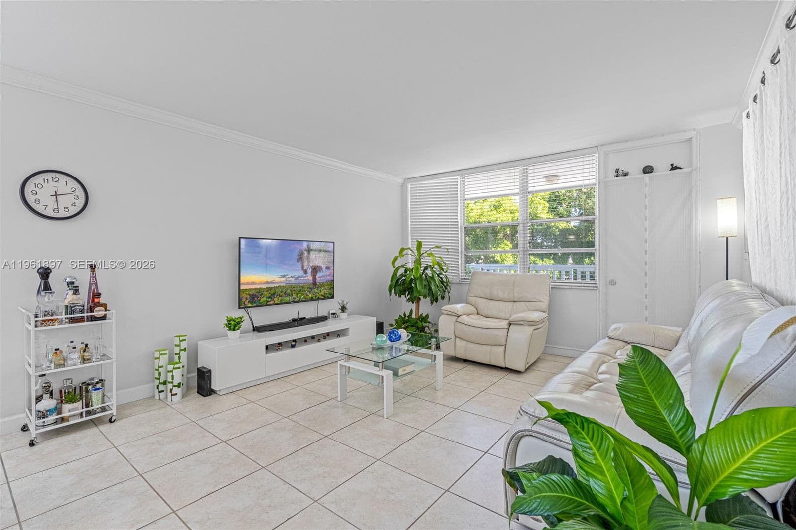 2016 Bay Dr # 203, Miami Beach FL 33141 — 10