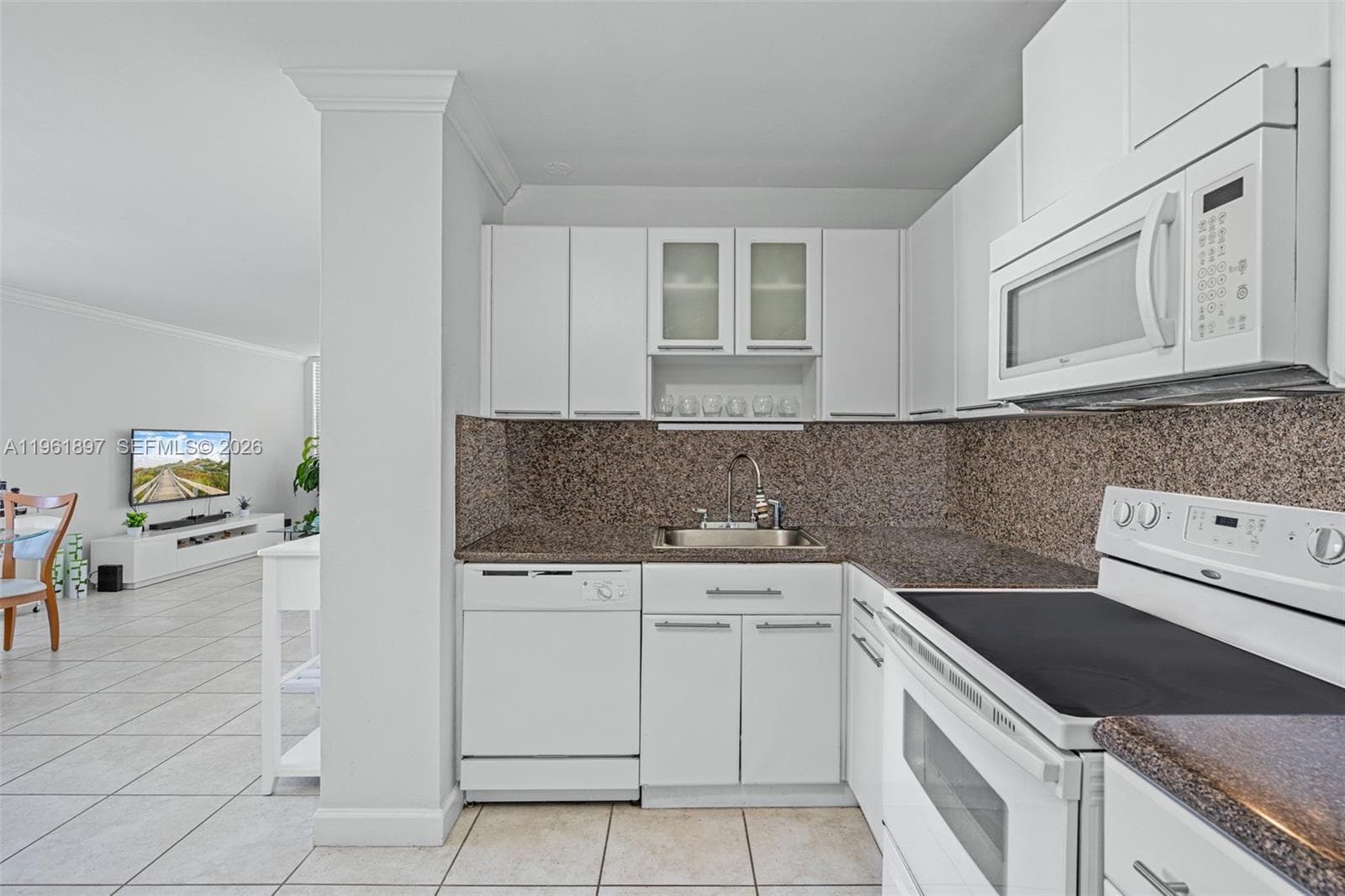 2016 Bay Dr # 203, Miami Beach FL 33141 — 14