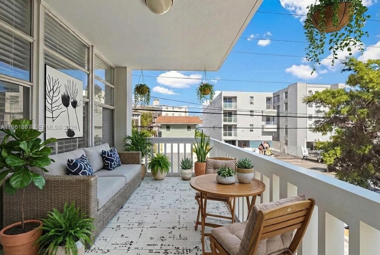 2016 Bay Dr # 203, Miami Beach FL 33141 — 44
