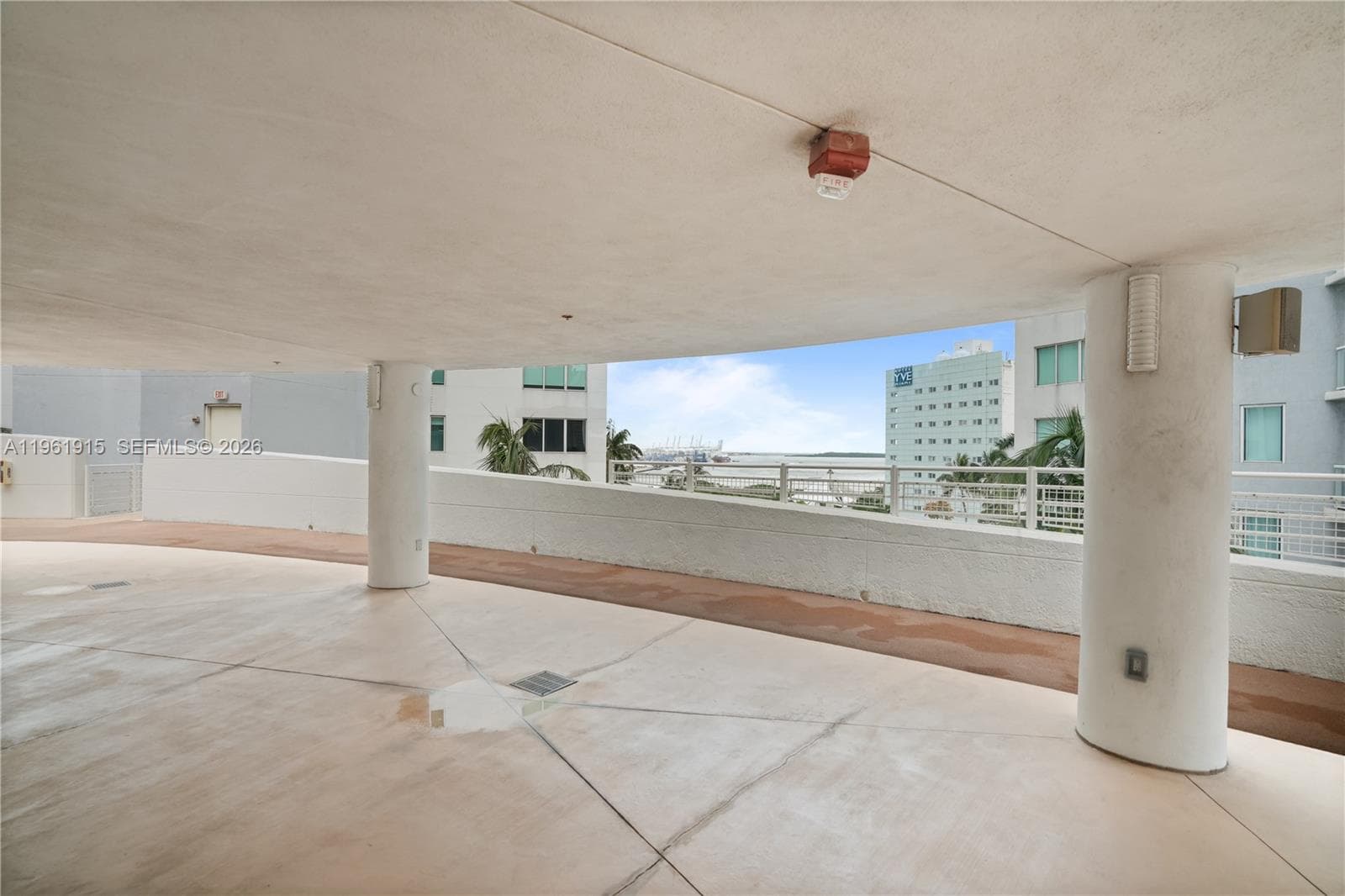 253 NE 2nd St # 3105, Miami FL 33132 — 23