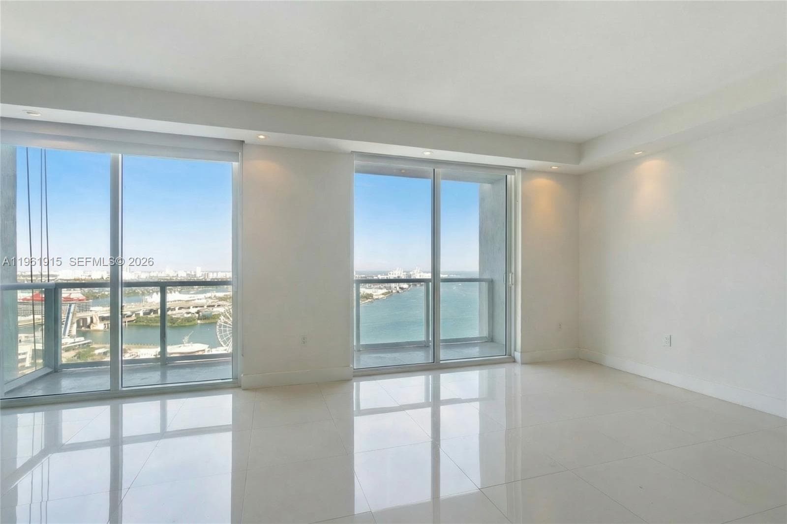 253 NE 2nd St # 3105, Miami FL 33132 — 2