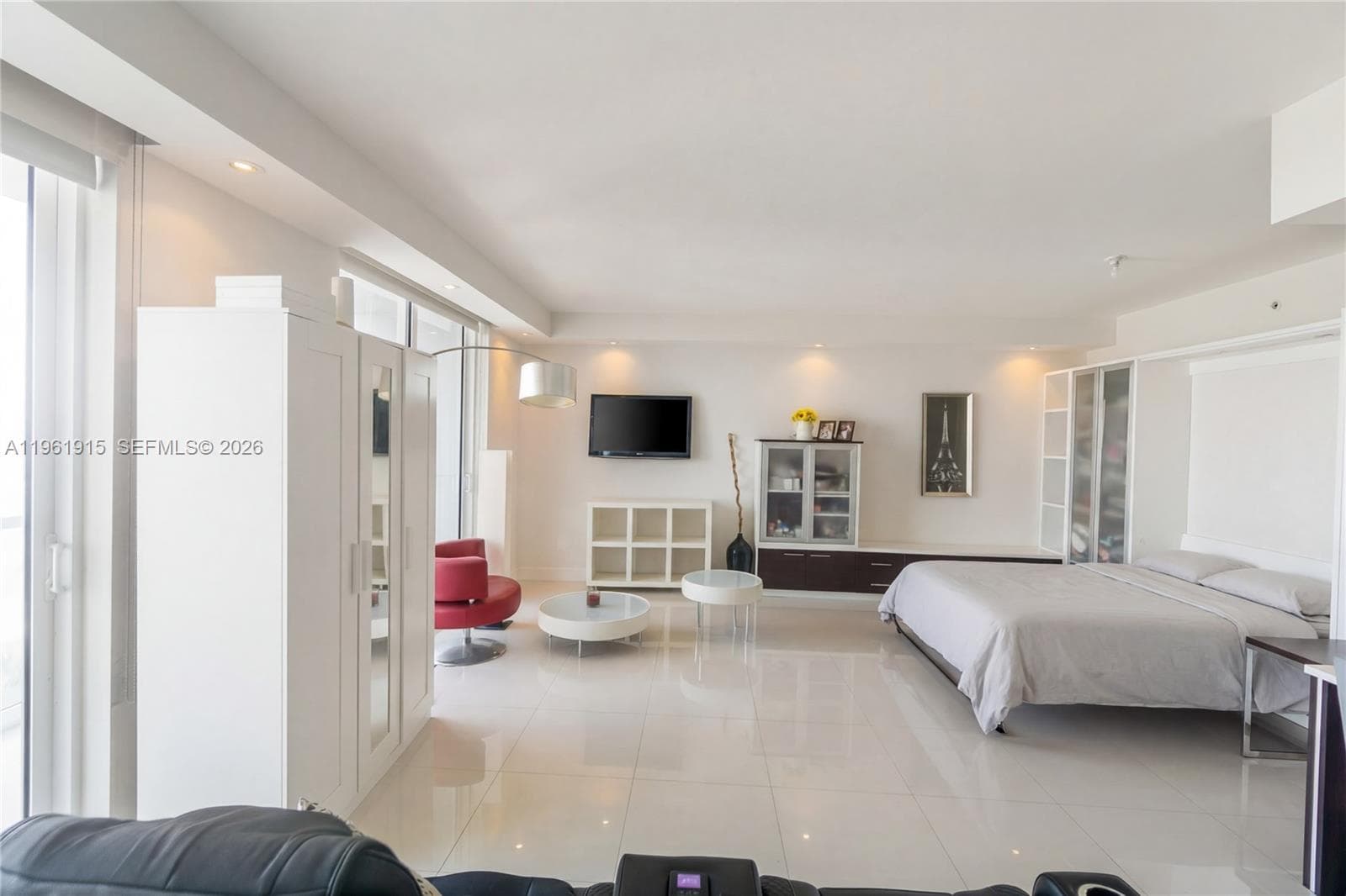 253 NE 2nd St # 3105, Miami FL 33132 — 10