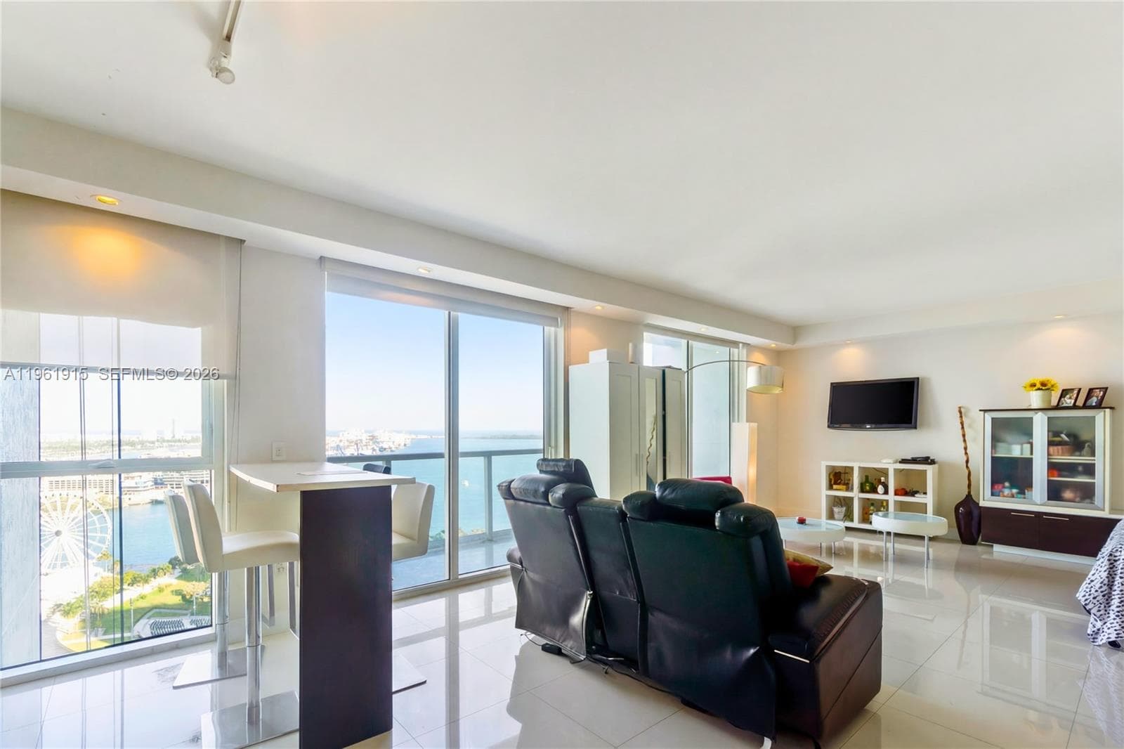 253 NE 2nd St # 3105, Miami FL 33132 — 11